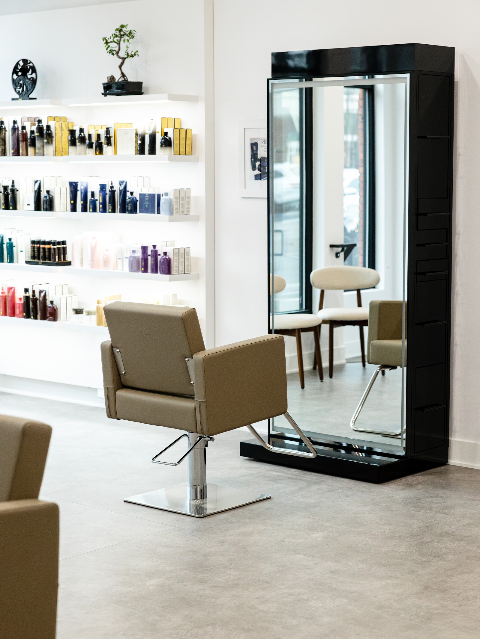 Bennu Salon — photo