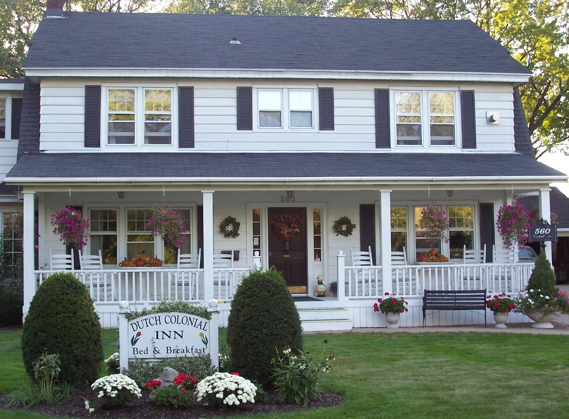 Dutch Colonial Inn in Holland
