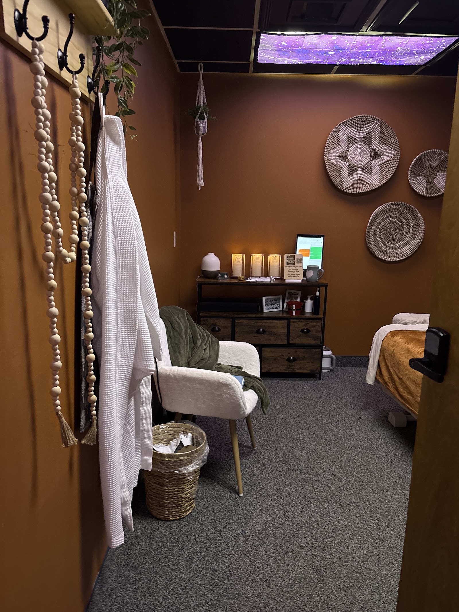 EternaWell Holistics + Therapeutics LLC in Holland