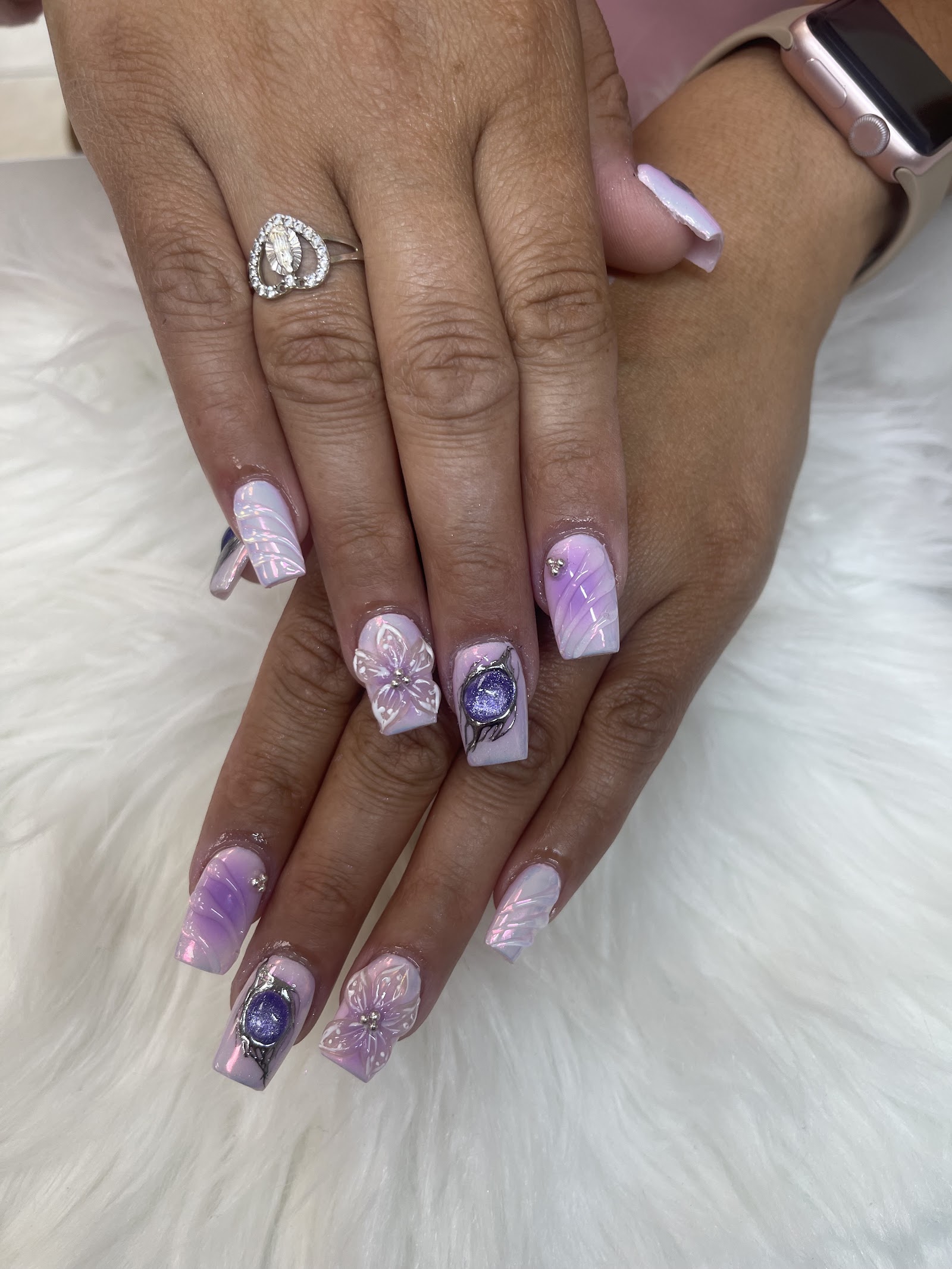 J J Nails & Spa LLC in Holland