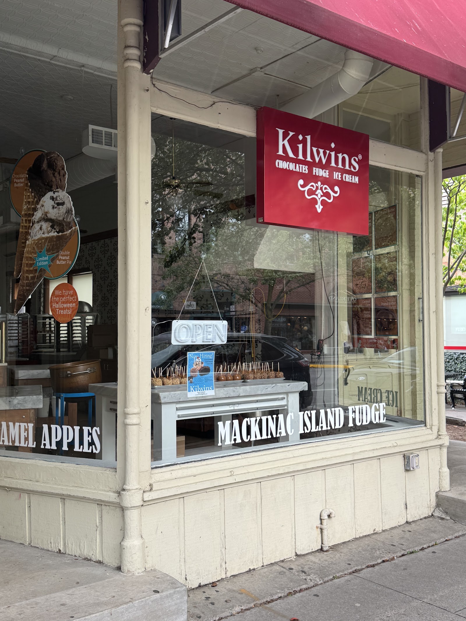 Kilwins Ice Cream - Chocolate - Fudge in Holland