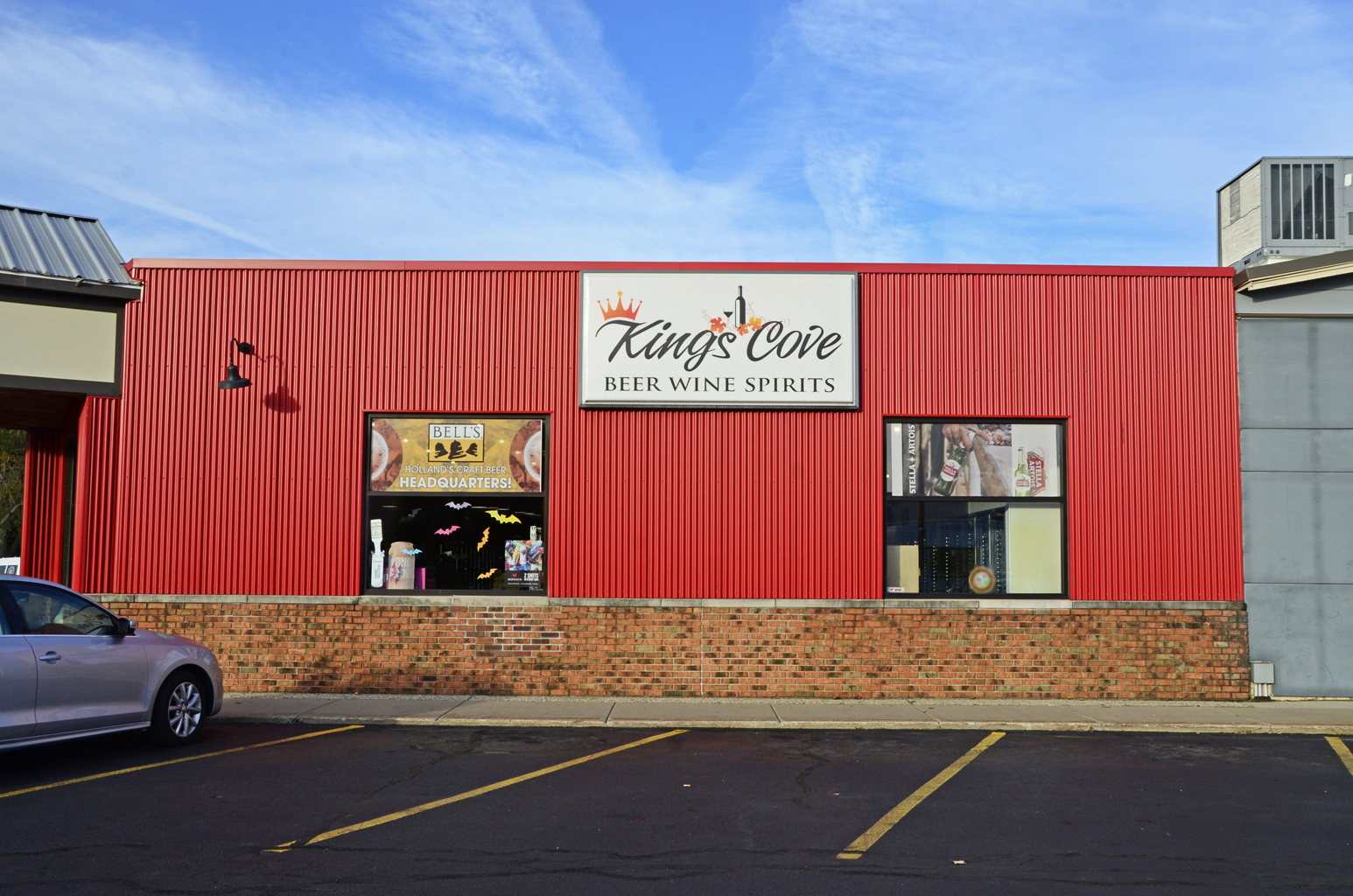 King's Cove Beer, Wine & Spirits — photo