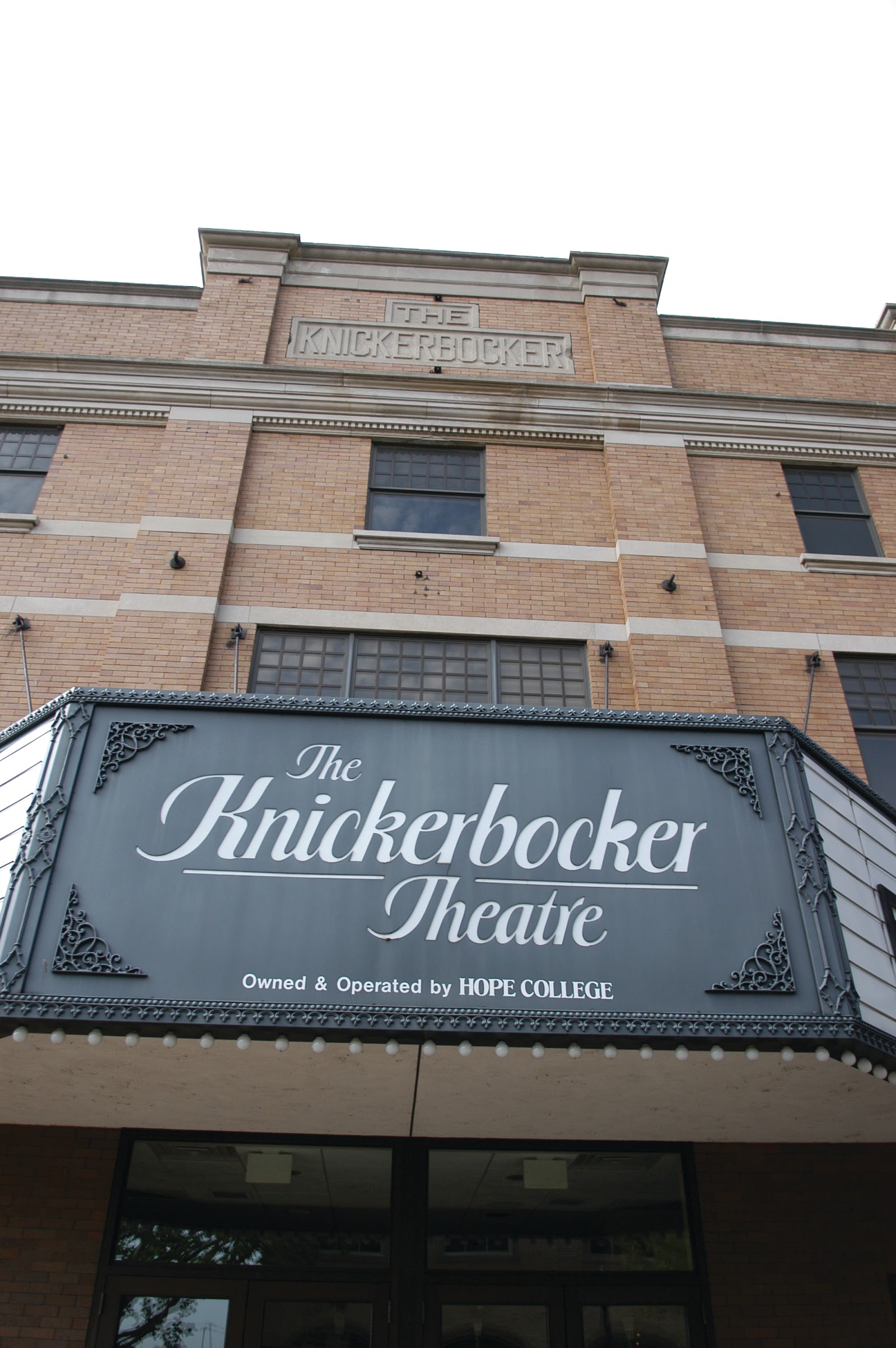 Knickerbocker Theatre in