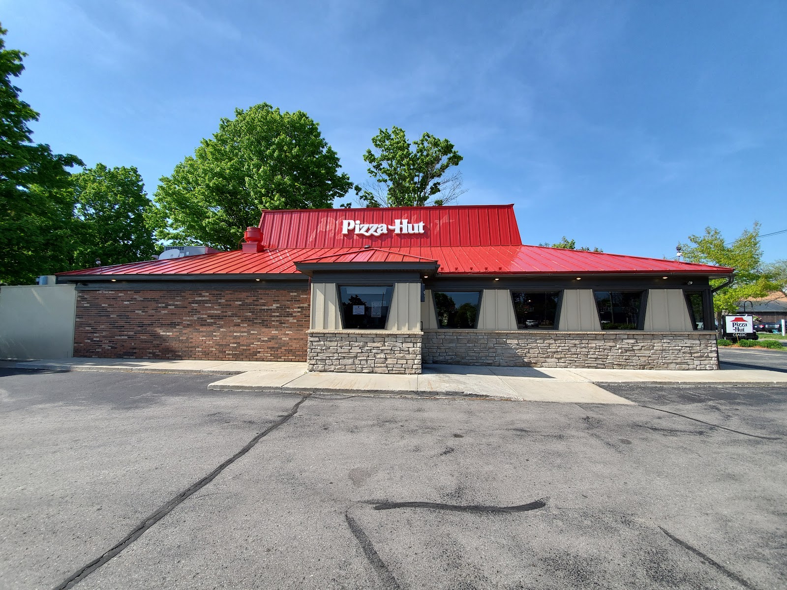 Pizza Hut in Holland