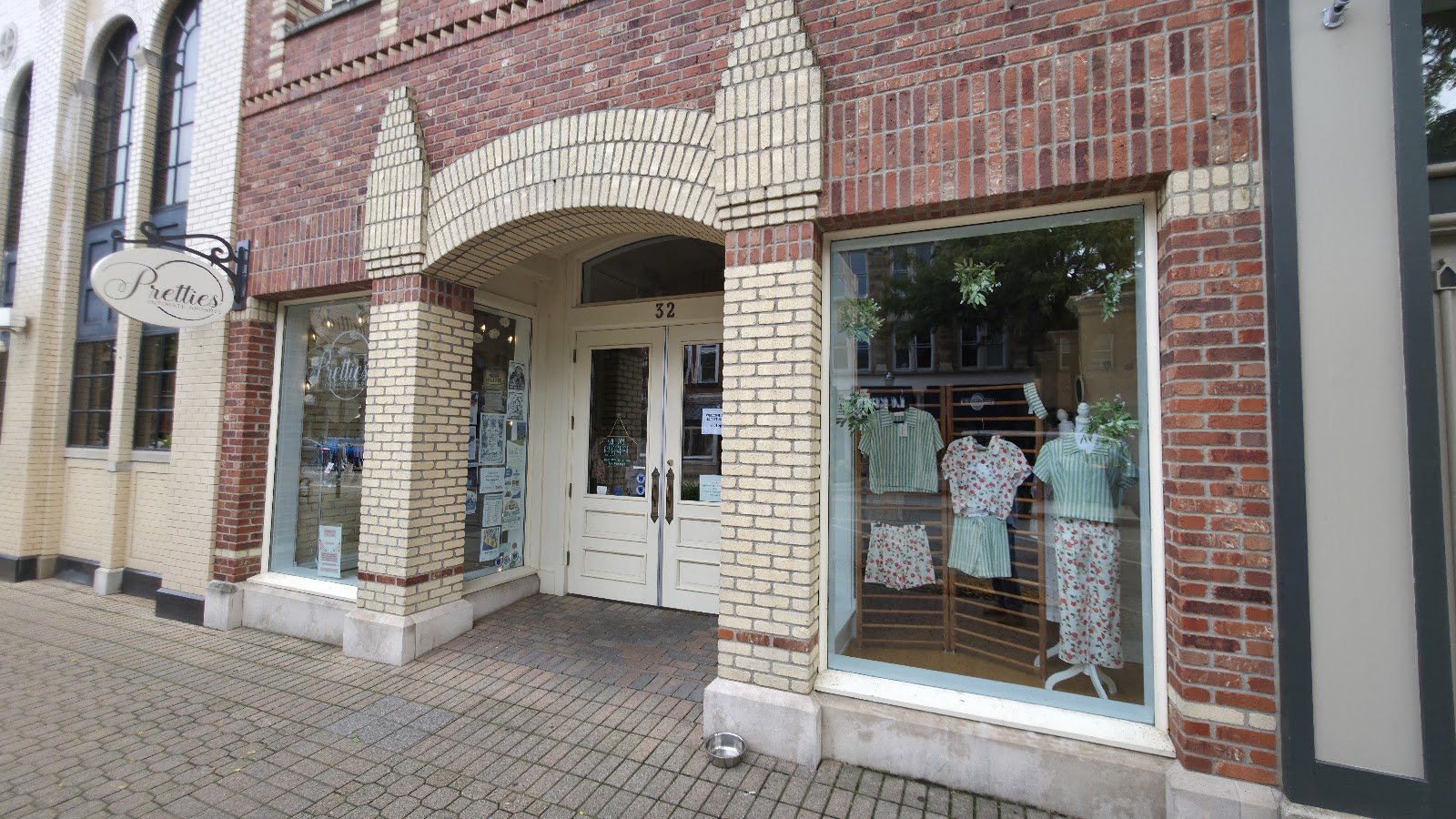 Pretties Intimate Apparel — photo