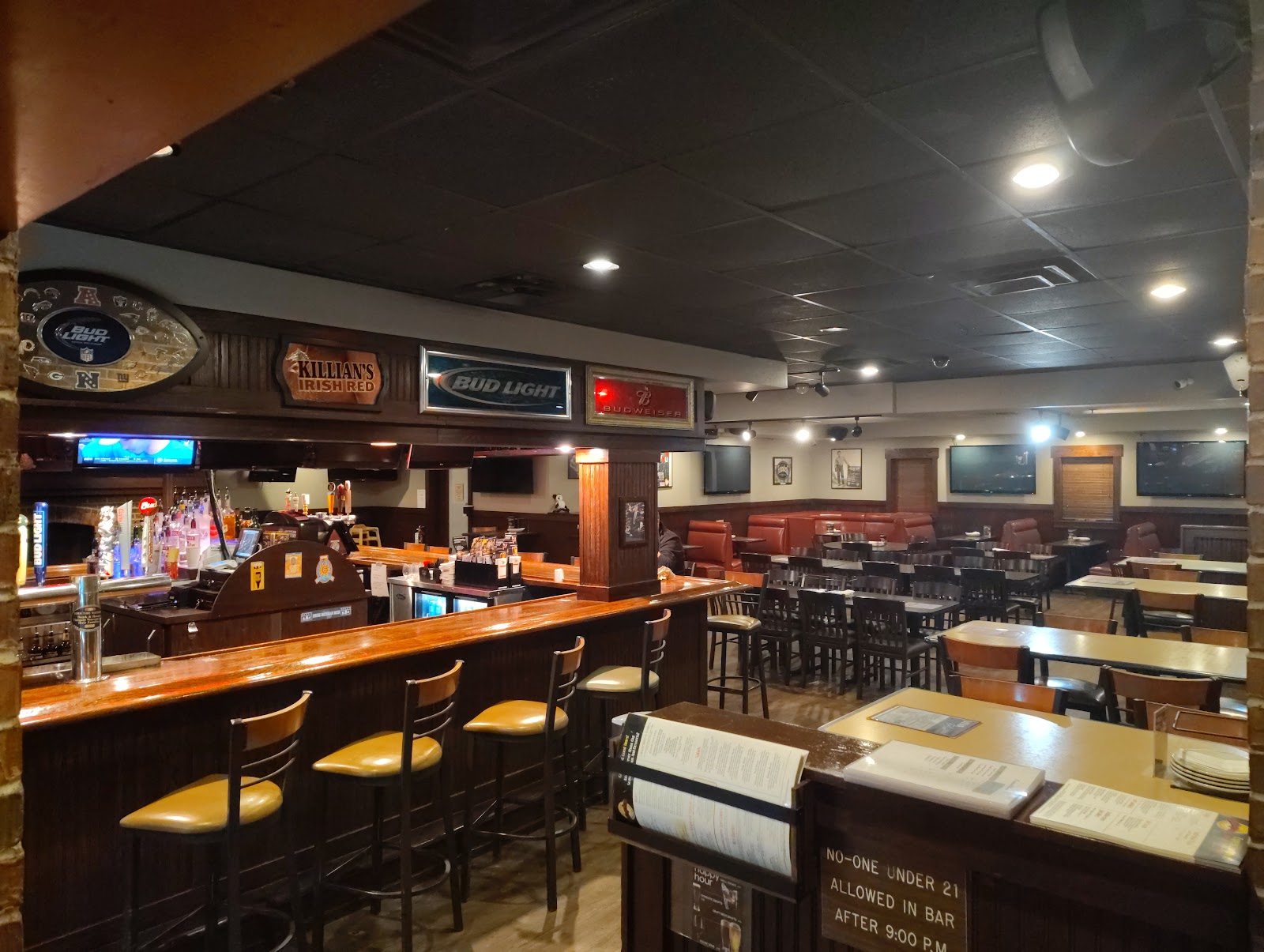 Village Inn Pizza & Sports Grille — photo