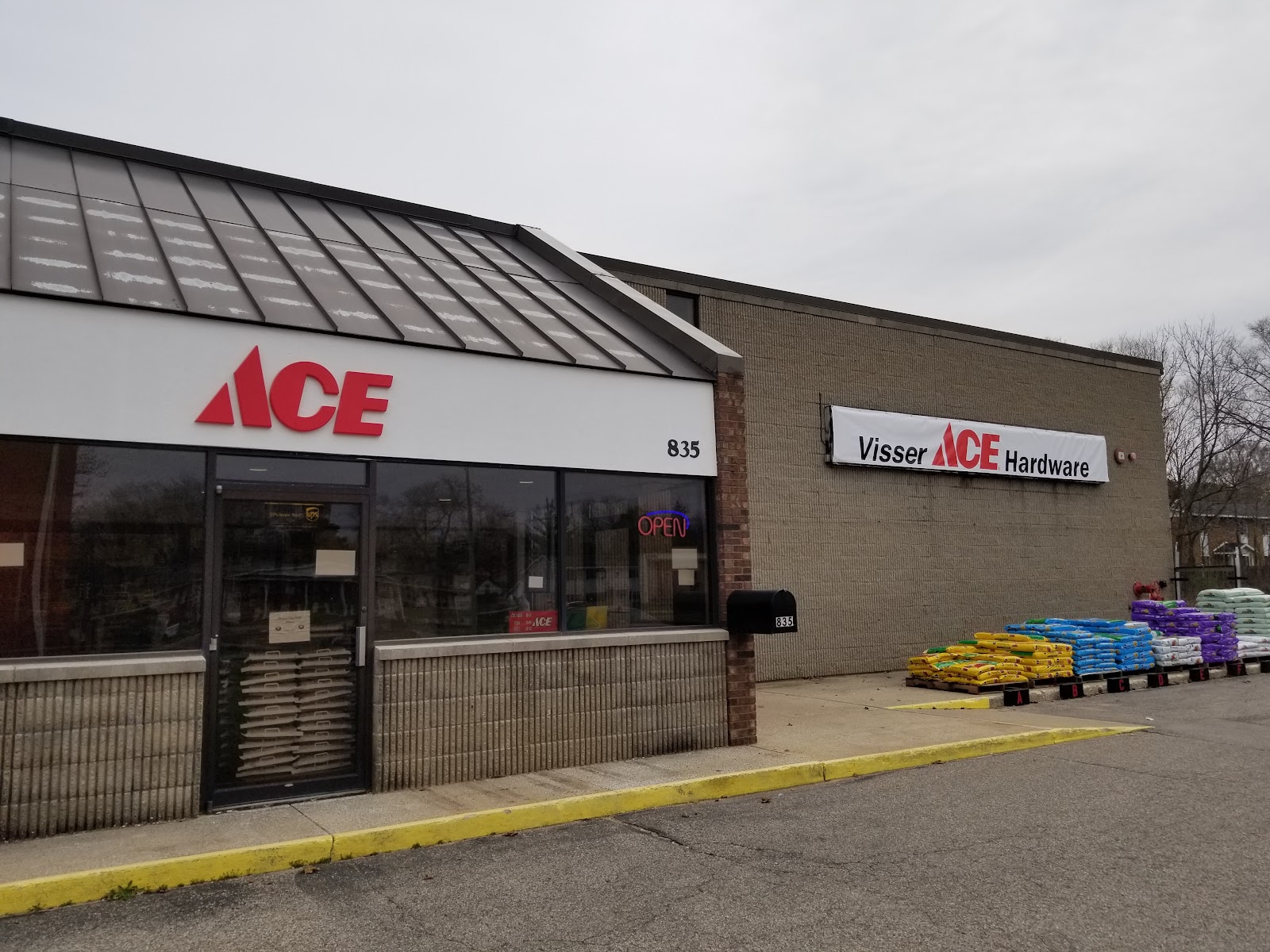 Visser Ace Hardware — photo